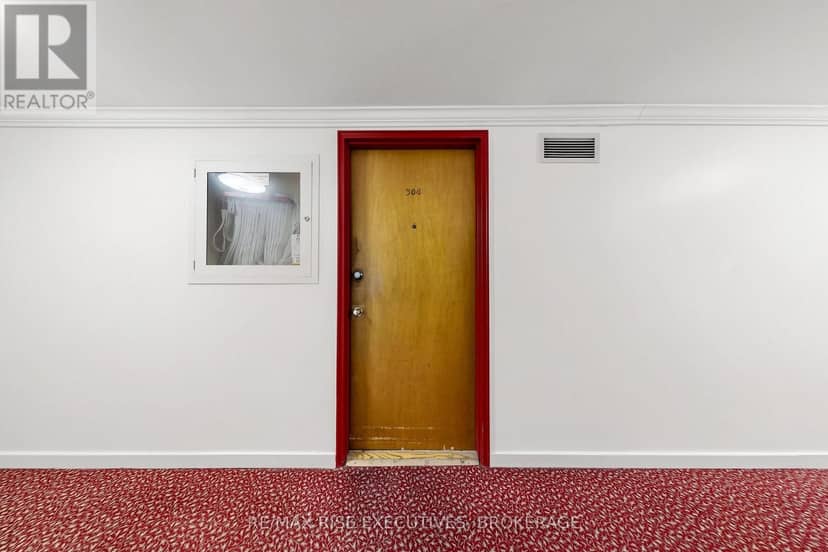 304 - 160 The Donway W — photo 32 of 40