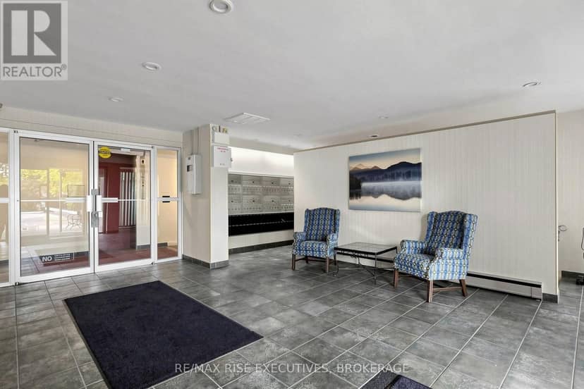 304 - 160 The Donway W — photo 6 of 40