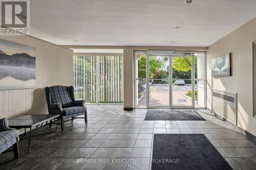 304 - 160 The Donway W — photo 8 of 40
