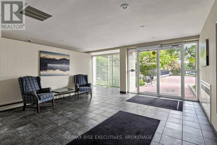 304 - 160 The Donway W — photo 9 of 40