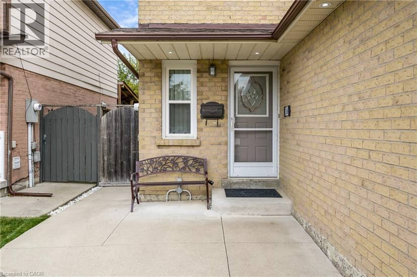 166 MARTINDALE Crescent — photo 3 of 35