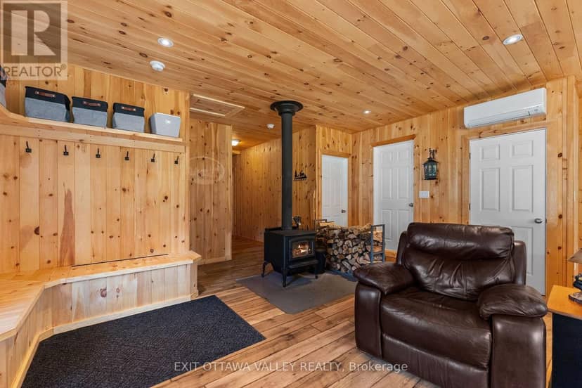 495 Gravel Pit Lane, Wollaston, photo 6