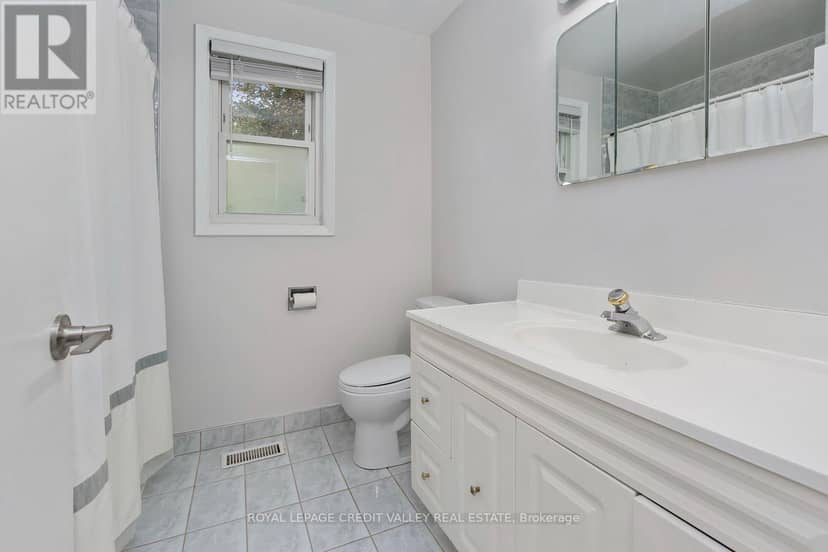 62 Summerside Crescent — photo 20 of 26