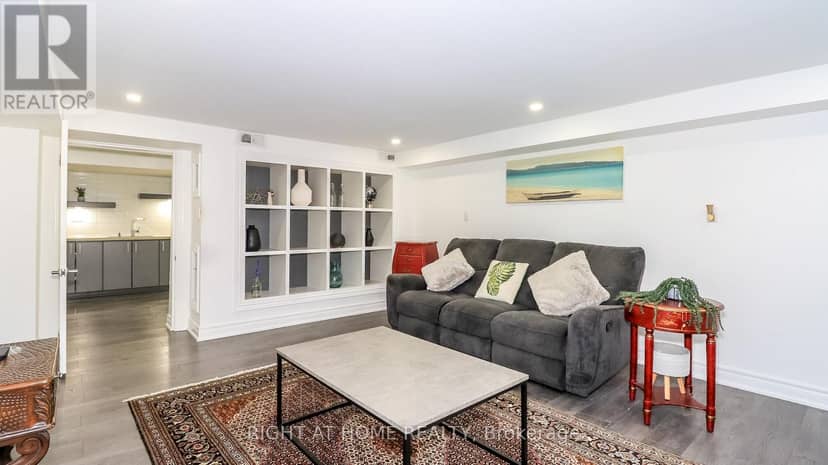 8 Sunset Street — photo 21 of 40