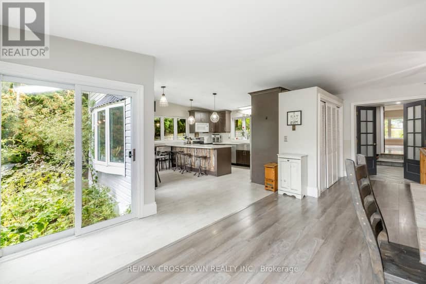 4454 Rosalyn Drive — photo 23 of 40