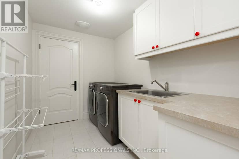 18 Hillcroft Drive — photo 38 of 40