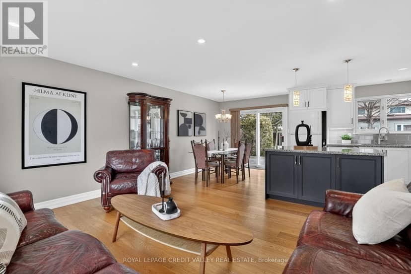 41 Staveley Crescent — photo 12 of 40