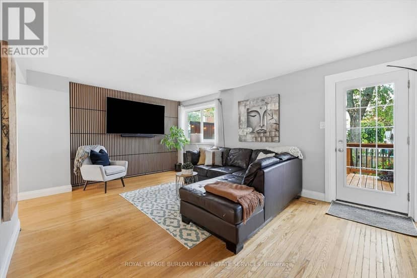 5474 Schueller Crescent — photo 8 of 40