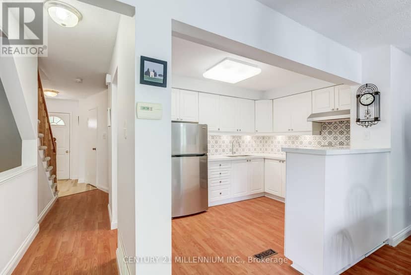 35 Tara Park Crescent — photo 11 of 40