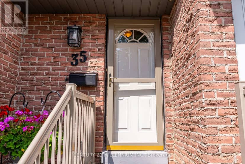 35 Tara Park Crescent — photo 3 of 40