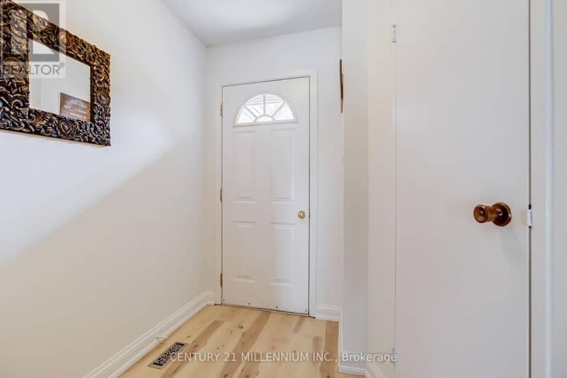 35 Tara Park Crescent — photo 4 of 40