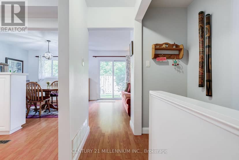 35 Tara Park Crescent — photo 5 of 40