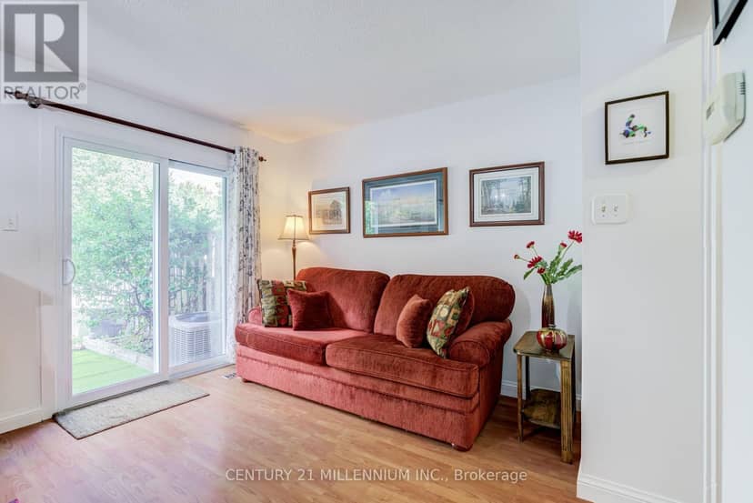 35 Tara Park Crescent — photo 6 of 40