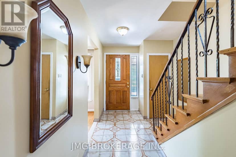 53 Foxrun Avenue — photo 13 of 39