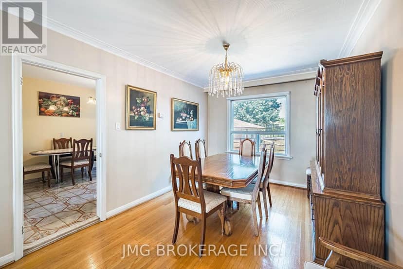 53 Foxrun Avenue — photo 14 of 39
