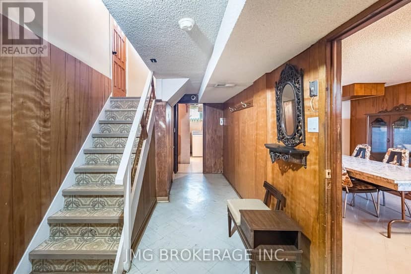 53 Foxrun Avenue — photo 25 of 39