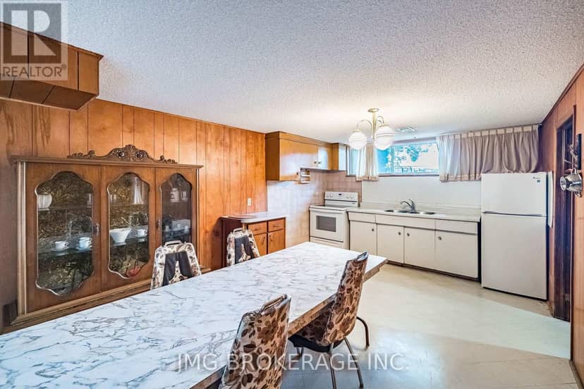 53 Foxrun Avenue — photo 27 of 39