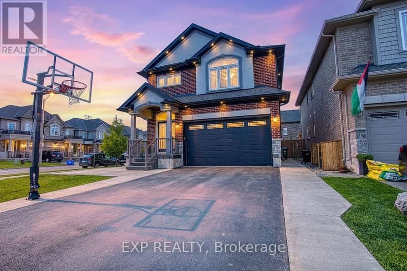 17 Narbonne Crescent — photo 1 of 40