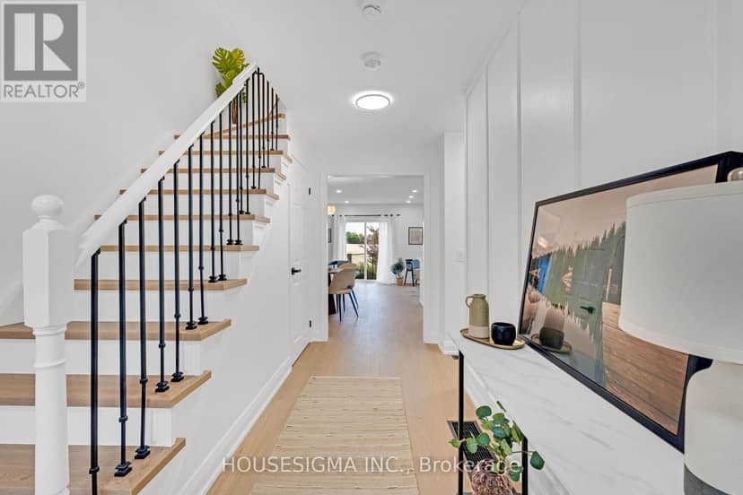 825 Cook Crescent — photo 4 of 40