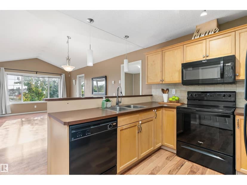 #7 671 Silver Berry RD NW, Edmonton, photo 4