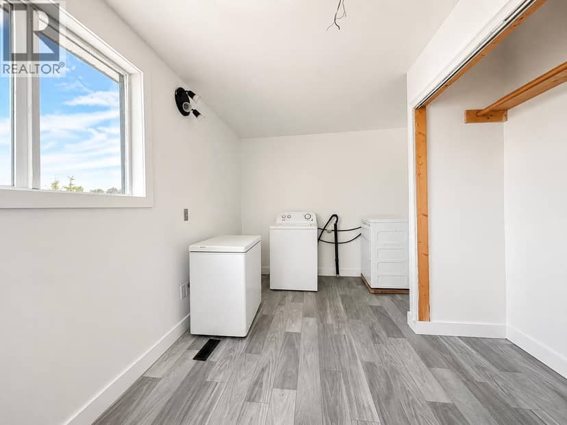 2146 W MCLAREN ROAD, Prince George, photo 2