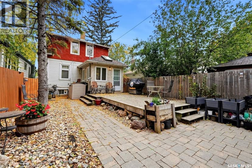 2257 Elphinstone STREET — photo 24 of 25