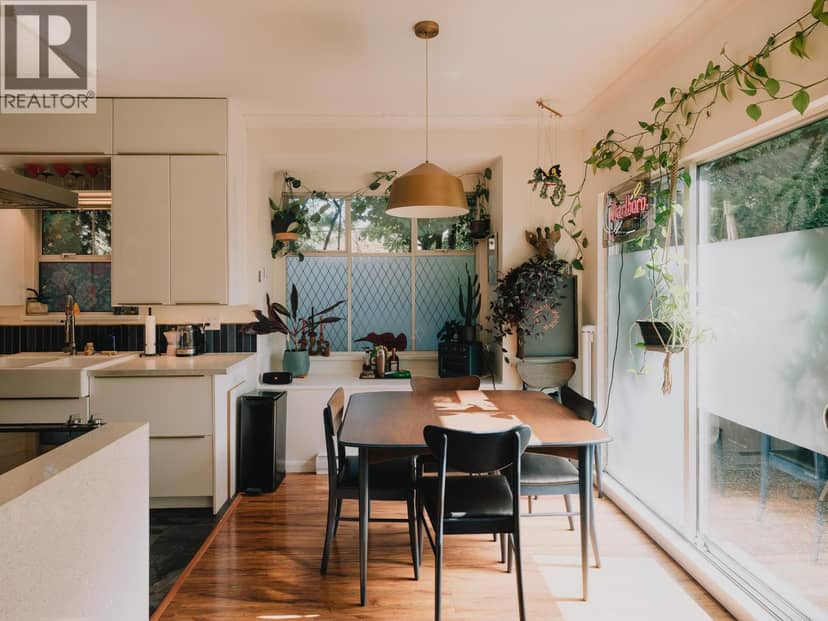 25 5988 HASTINGS STREET, Burnaby