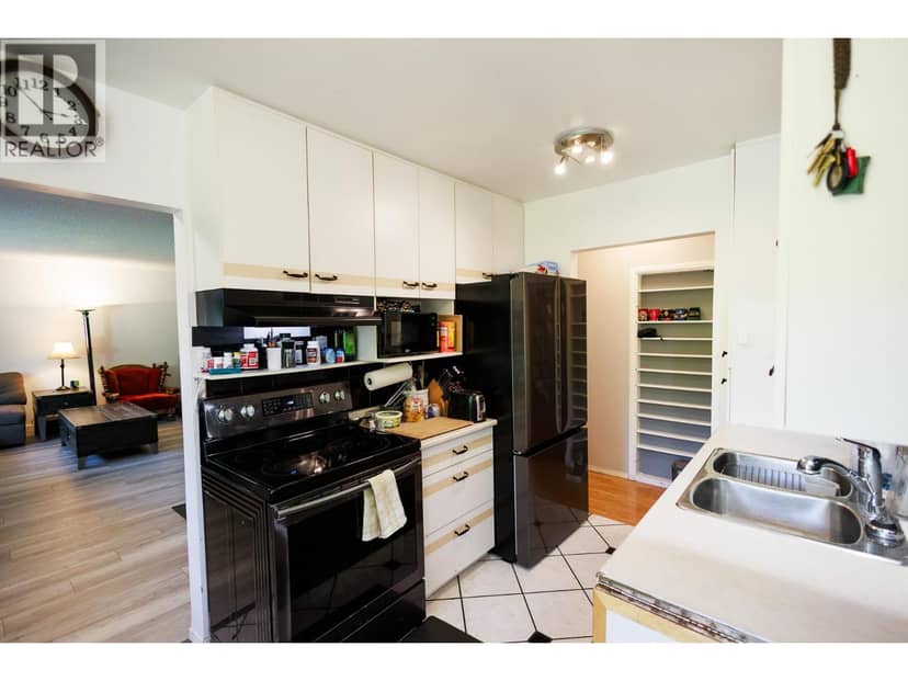 4523 GRAHAM AVENUE, Terrace, photo 3