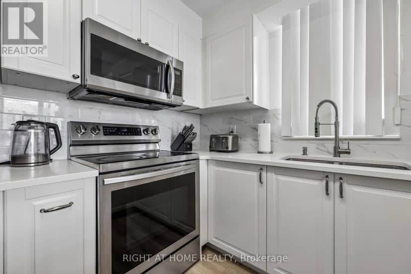 1116 - 503 Beecroft Road — photo 9 of 35