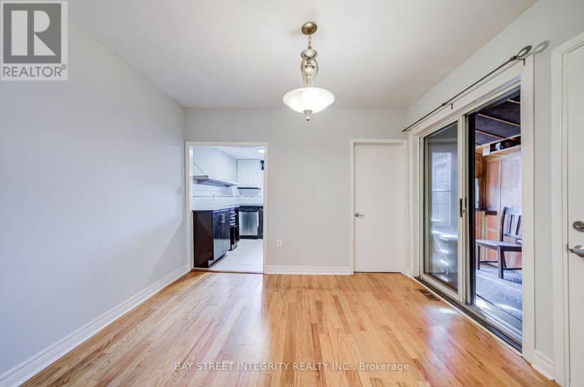 19 Robinson Avenue — photo 17 of 40