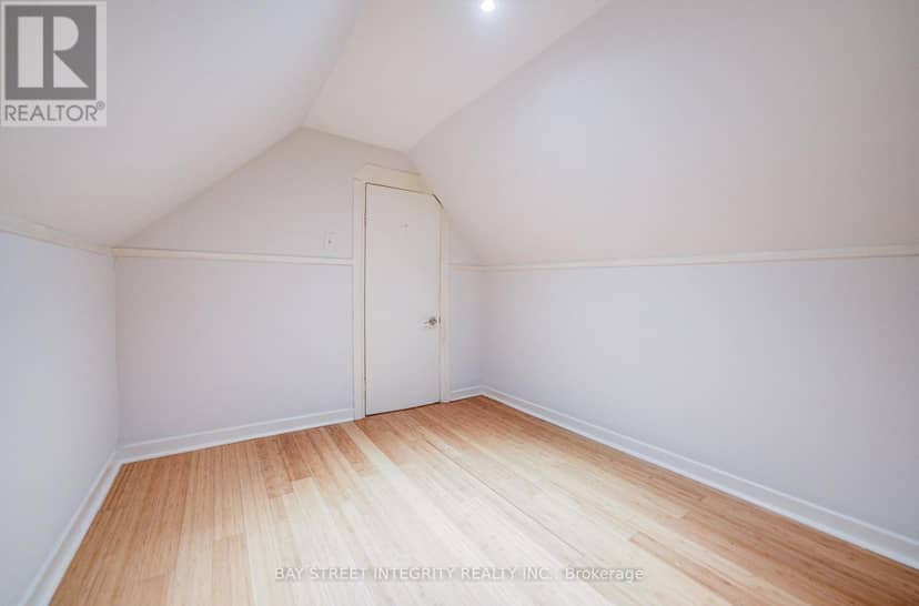 19 Robinson Avenue — photo 30 of 40