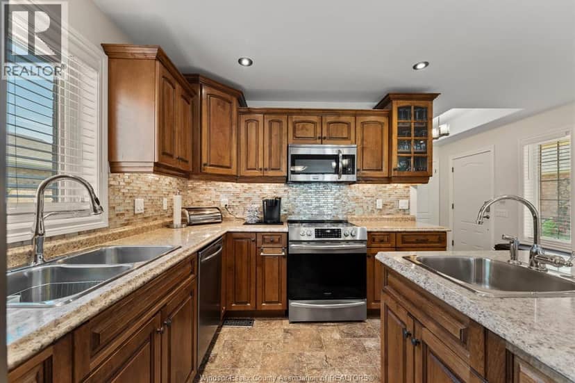 523 Golfview — photo 10 of 40