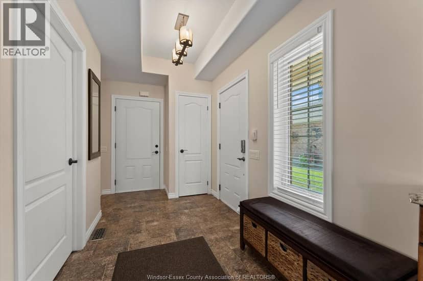 523 Golfview — photo 5 of 40