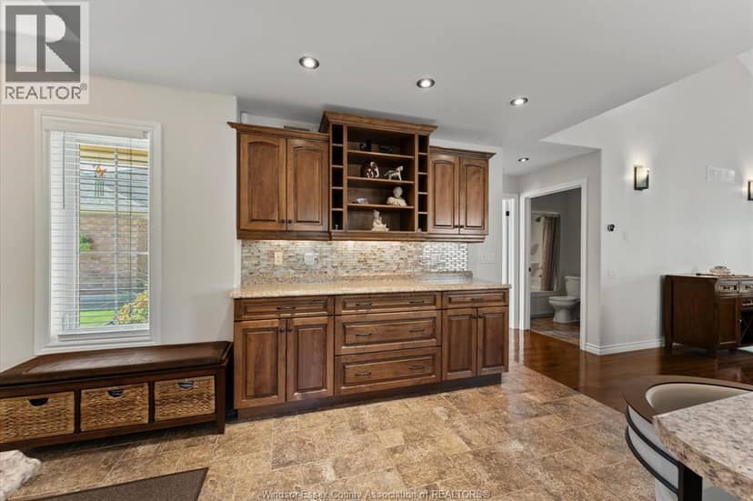 523 Golfview — photo 8 of 40