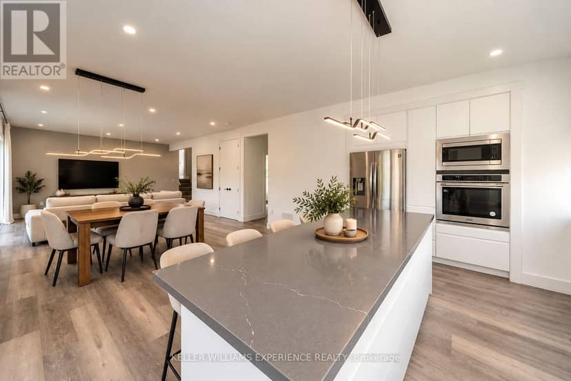 1055 Henry Street, Tay, photo 5