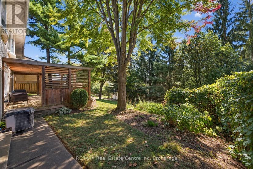 38 Callander Drive — photo 22 of 26