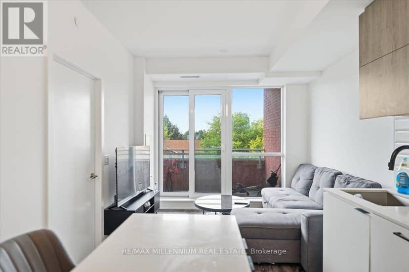 219 - 8888 Yonge Street — photo 10 of 34