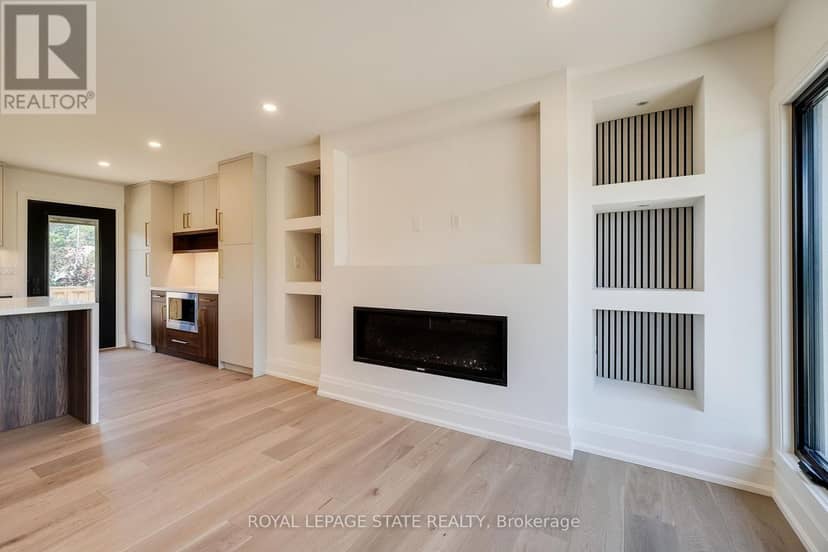 24 Royce Avenue — photo 15 of 40