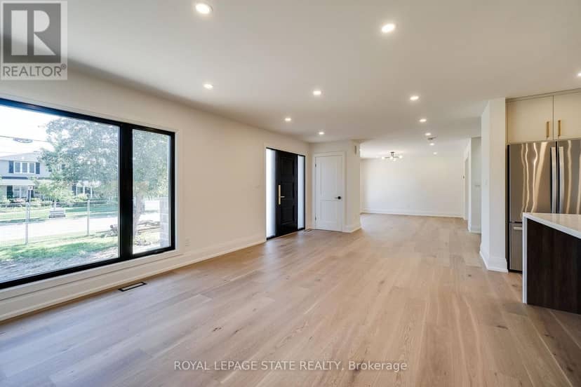24 Royce Avenue — photo 17 of 40