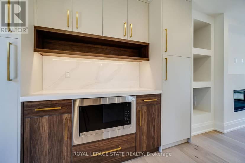24 Royce Avenue — photo 23 of 40