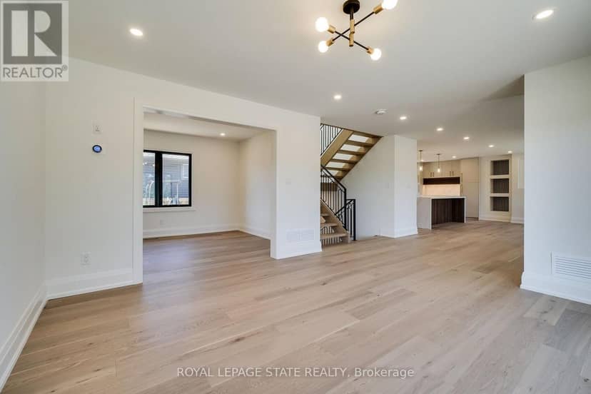 24 Royce Avenue — photo 30 of 40