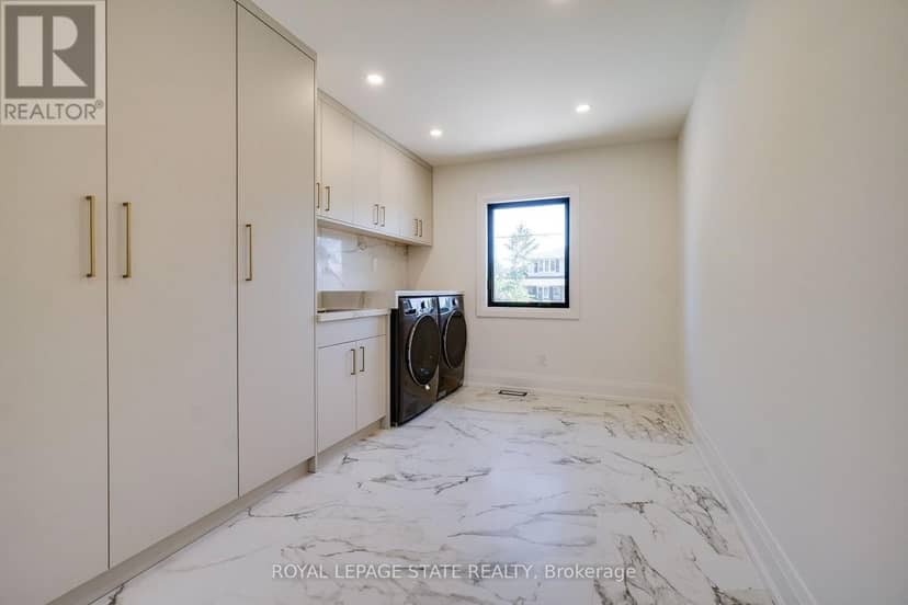 24 Royce Avenue — photo 32 of 40