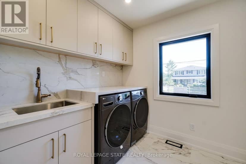 24 Royce Avenue — photo 33 of 40