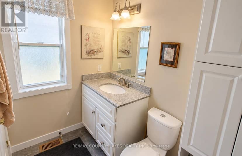 27 Hillcrest Avenue — photo 21 of 40