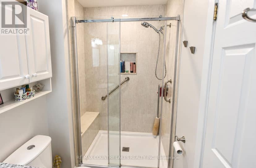 27 Hillcrest Avenue — photo 26 of 40