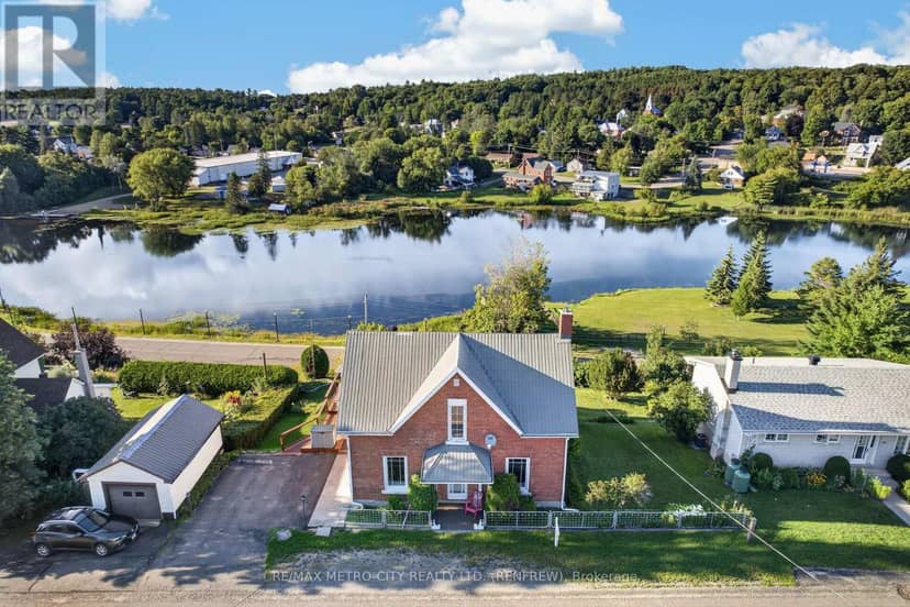 293 Queen Street, Bonnechere Valley