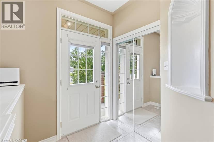459 Highway No 8, Stoney Creek, photo 3