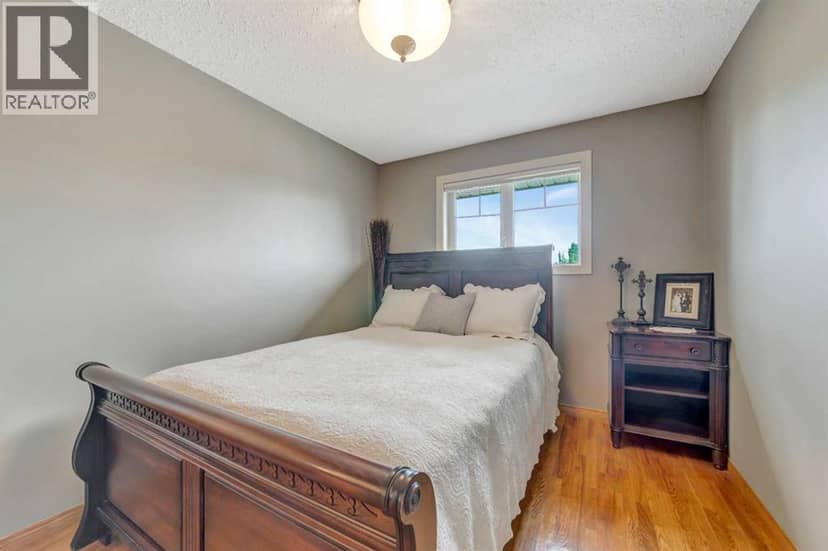 2306 52A Avenue Close — photo 25 of 40