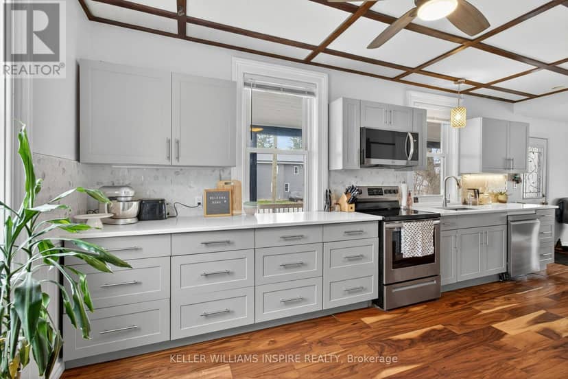 22 Concession Street W, Westport