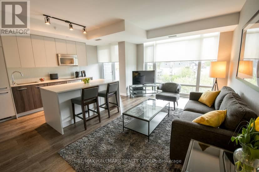 210 - 111 Champagne Avenue — photo 10 of 30